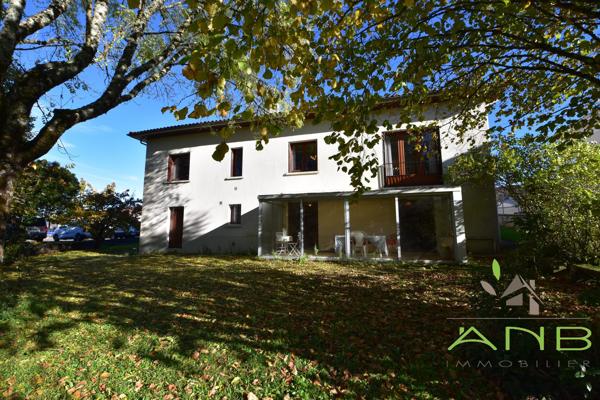 🏡 Spacieuse Maison Familiale avec appartement  indépendant et jardin- Montbron - 16220 - Charente
