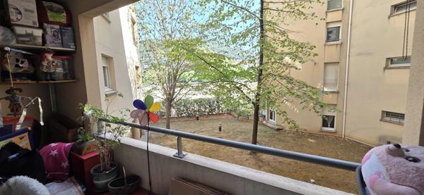 Vente                                                      Appartement
                        
                     4 pièces                      83 m2                     à Nice