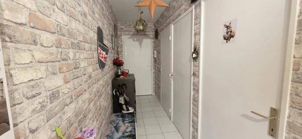 Vente                                                      Appartement
                        
                     4 pièces                      83 m2                     à Nice