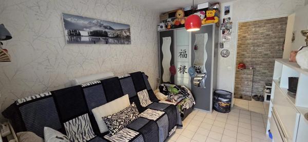Vente                                                      Appartement
                        
                     4 pièces                      83 m2                     à Nice