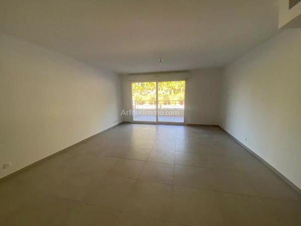 Location                                                      Appartement
                        
                     2 pièces                      51 m2                     à Saint-Raphaël