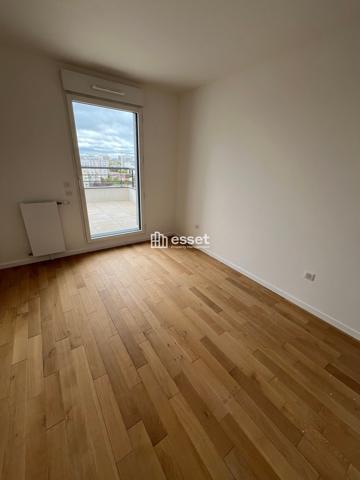 Location Appartement 4 pièces 92.86 m² - Courbevoie 92400