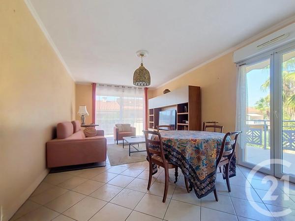 Appartement T4 à vendre  4 pièces - 81,84 m 2   DRAGUIGNAN  - 83