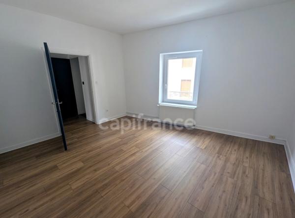 IMMEUBLE DE RAPPORT DE 205 M2, PROCHE CENTRE VILLE, 3 APPARTEMENTS RÉNOVÉS ET LOUÉS, TYPES T3, 20 880€/AN SOIT 11,29% DE RENTABILITÉ BRUT, FIBRE OPTIQUE