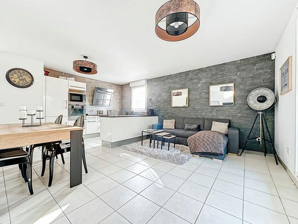 Appartement 3 pièces 66 m², à Marseille 13013, lumineux, calme avec terrasse et jardin