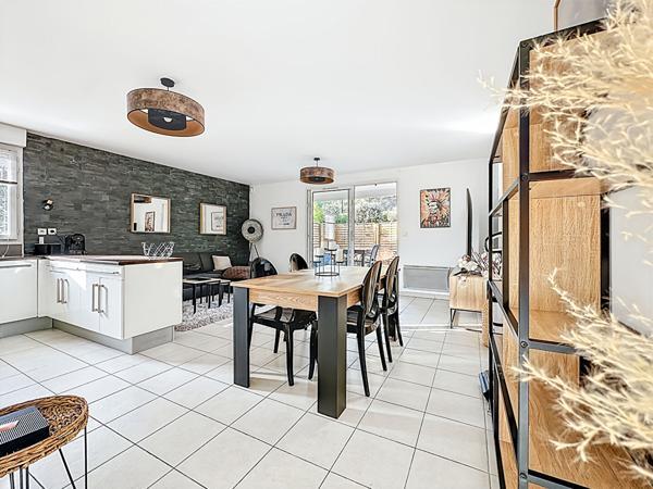 Appartement 3 pièces 66 m², à Marseille 13013, lumineux, calme avec terrasse et jardin