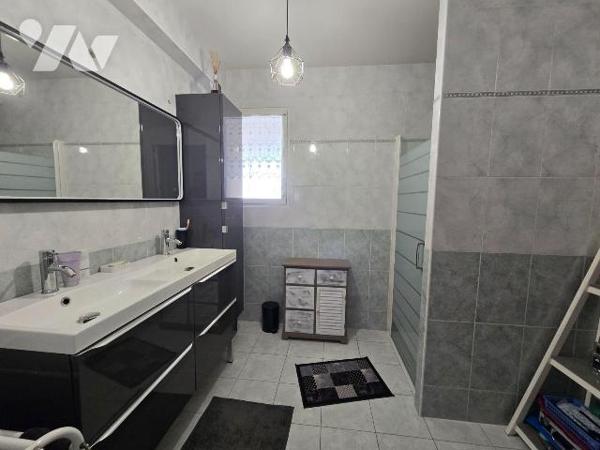 ALLAIRE, A proximité du centre, Quartier Résidentiel, Sur terrain clos et paysagé de 1925 m², T...