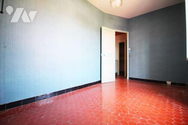Jolie maison de 100m2 habitables environ (sur un terrain de 315m2 + garage / annexes) à L'Estaque