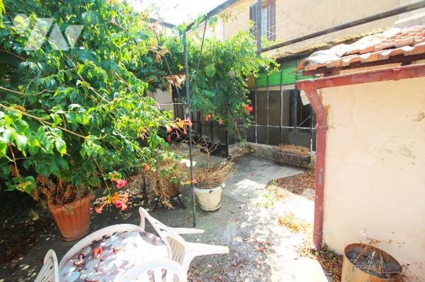 Jolie maison de 100m2 habitables environ (sur un terrain de 315m2 + garage / annexes) à L'Estaque