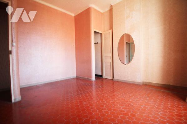 Jolie maison de 100m2 habitables environ (sur un terrain de 315m2 + garage / annexes) à L'Estaque