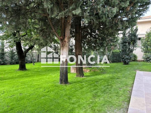 À vendre Maison 10 pièces 300 m² - Uzès 30700