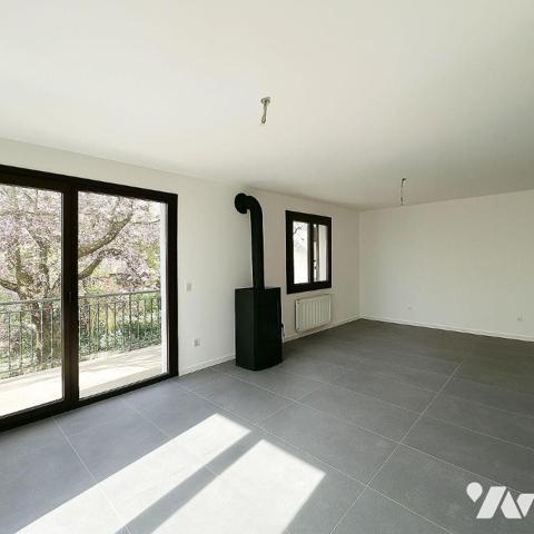 A Vendre ? Maison Rénovée à Val d'Arc (73220) 

Charmante maison des années 60 d'une superfic...