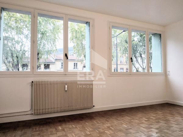 T2 centre de Tarare, entièrement rénové