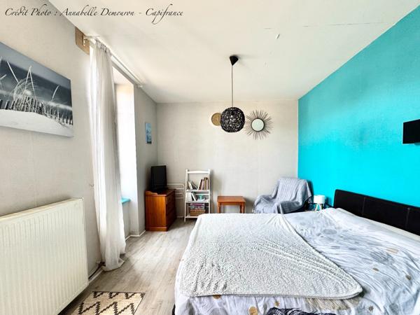 Maison à vendre 8 pièces VOLVIC (63) - 5 chambres, terrain, grand garage et caves