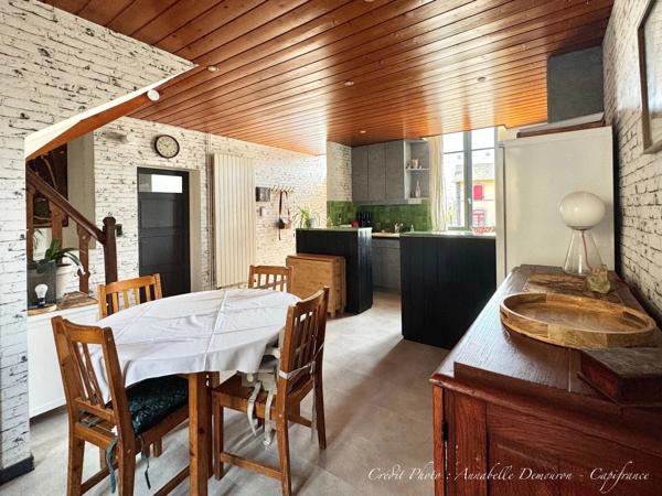 Maison à vendre 8 pièces VOLVIC (63) - 5 chambres, terrain, grand garage et caves