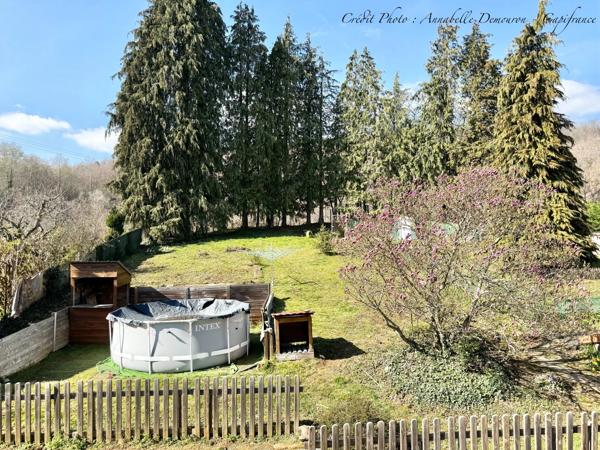 Maison à vendre 8 pièces VOLVIC (63) - 5 chambres, terrain, grand garage et caves