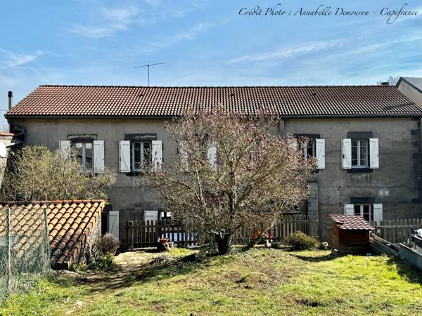 Maison à vendre 8 pièces VOLVIC (63) - 5 chambres, terrain, grand garage et caves
