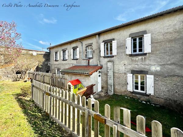 Maison à vendre 8 pièces VOLVIC (63) - 5 chambres, terrain, grand garage et caves