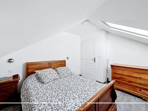Maison
         4 pièces
        - 125 m² Exclusivité 379 900 € *