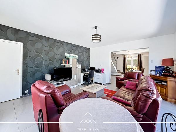 Maison
         4 pièces
        - 125 m² Exclusivité 379 900 € *