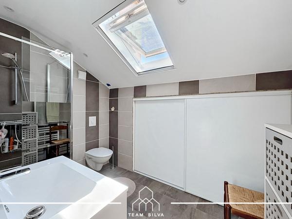 Maison
         4 pièces
        - 125 m² Exclusivité 379 900 € *