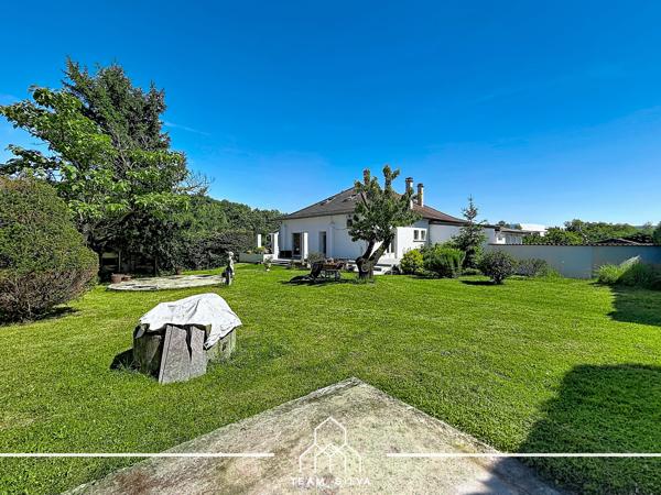 Maison
         4 pièces
        - 125 m² Exclusivité 379 900 € *