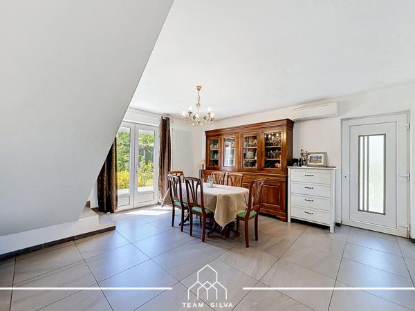 Maison
         4 pièces
        - 125 m² Exclusivité 379 900 € *