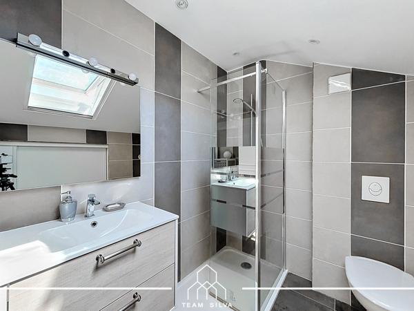 Maison
         4 pièces
        - 125 m² Exclusivité 379 900 € *