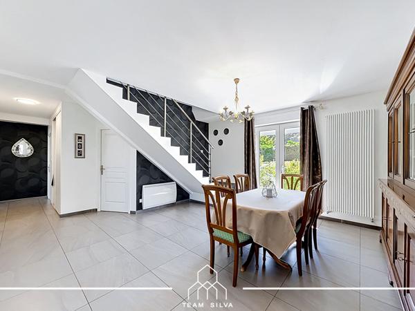 Maison
         4 pièces
        - 125 m² Exclusivité 379 900 € *