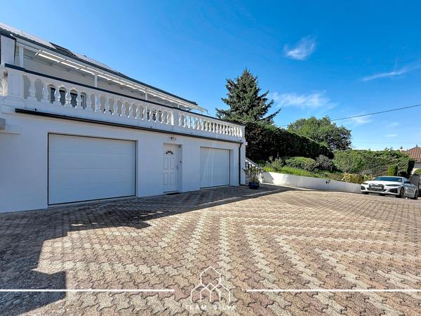 Maison
         4 pièces
        - 125 m² Exclusivité 379 900 € *