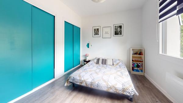 Maison
         5 pièces
        - 123 m² 560 000 € *