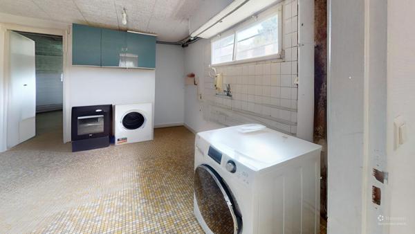 Maison
         5 pièces
        - 123 m² 560 000 € *