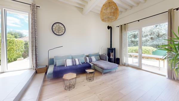 Maison
         5 pièces
        - 123 m² 560 000 € *