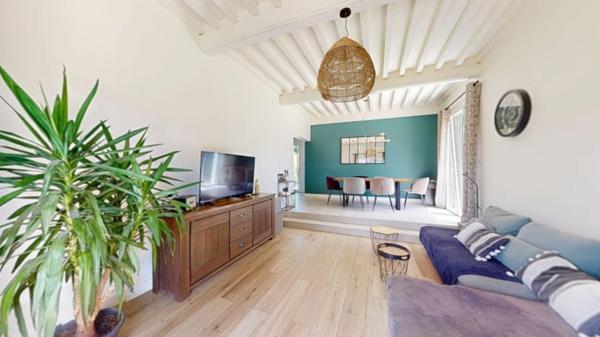 Maison
         5 pièces
        - 123 m² 560 000 € *