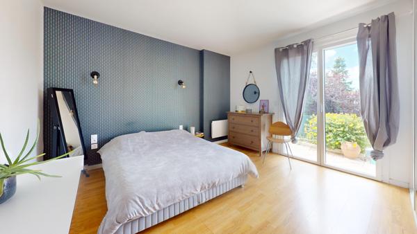 Maison
         5 pièces
        - 123 m² 560 000 € *