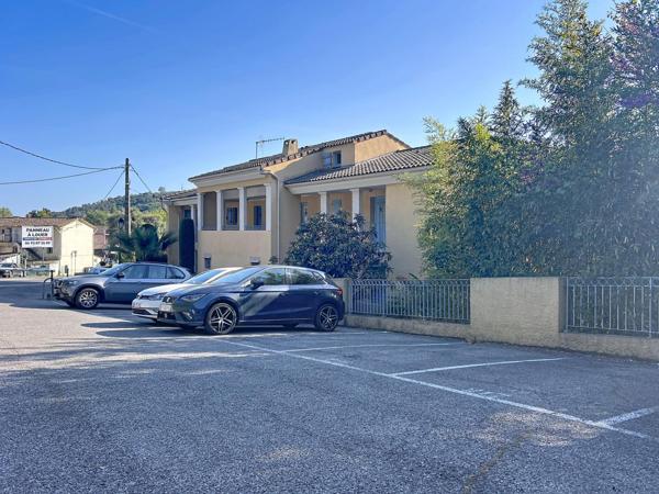 Auribeau s/Siagne : T3 avec parking et Terrasse.