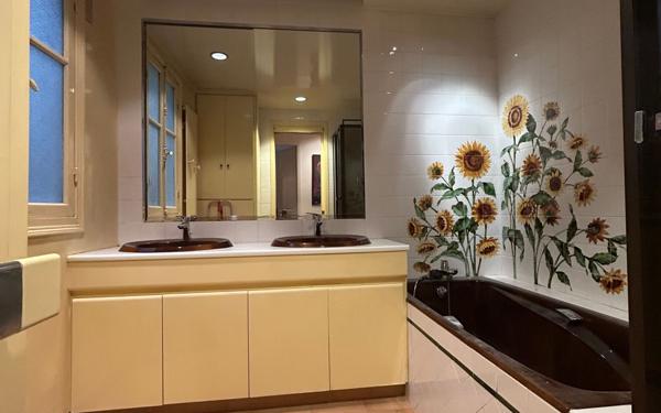 Appartement à louer    4 pièces • 152,96 m2 Paris 16