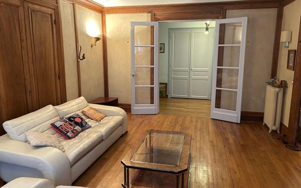 Appartement à louer    4 pièces • 152,96 m2 Paris 16