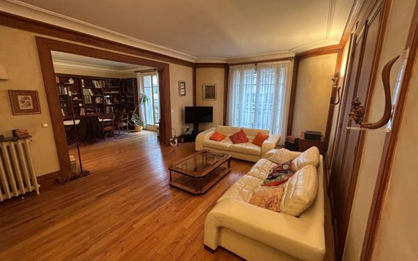 Appartement à louer    4 pièces • 152,96 m2 Paris 16