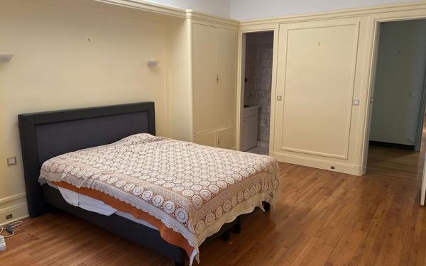 Appartement à louer    4 pièces • 152,96 m2 Paris 16