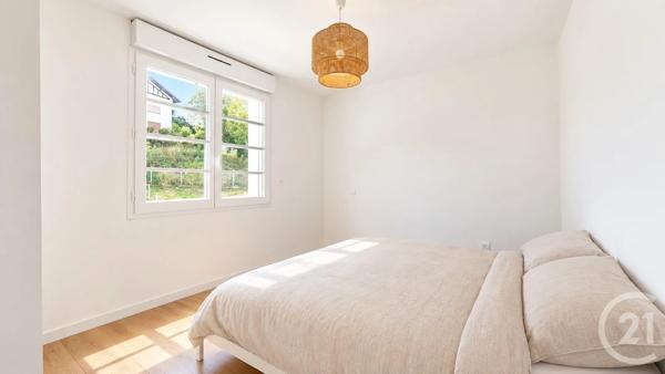 Appartement F4 à vendre  4 pièces - 96,21 m 2   LARRESSORE  - 64