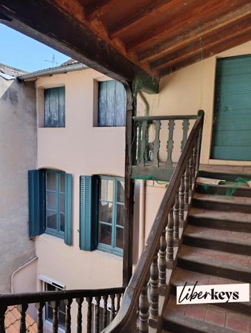 2 APPARTEMENTS STANDING MONO PROPRIÉTÉ - 229,50 M² - COMBLE AMÉNAGEABLE - BALCONS - GARAGE DOUBLE- CAVES - VUE QUAI DE SAÔNE