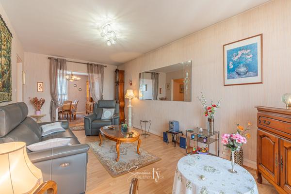 Appartement
         4 pièces
        - 83 m² Exclusivité 98 600 € *