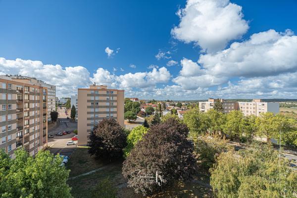 Appartement
         4 pièces
        - 83 m² Exclusivité 98 600 € *