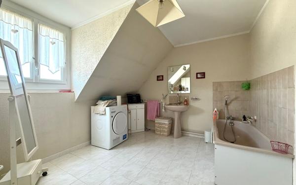 Maison à vendre    6 pièces • 120 m2 Villecresnes