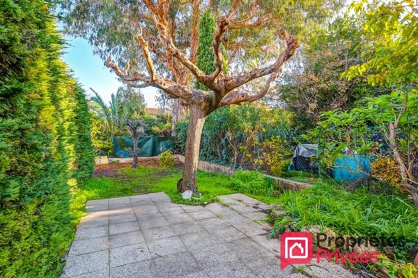 HAUT DE VILLA EN DUPLEX AVEC GRAND JARDIN, GARAGE ET PARKINGS