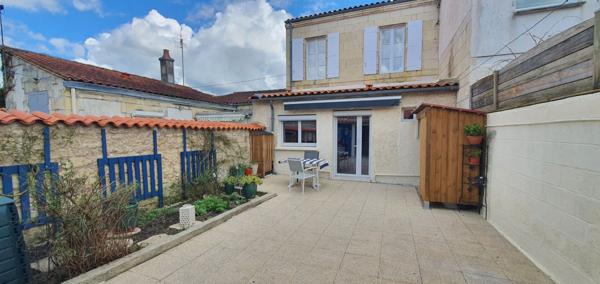 Maison Rochefortaise  4 pièce(s) 94 m2 jardin et terrasse