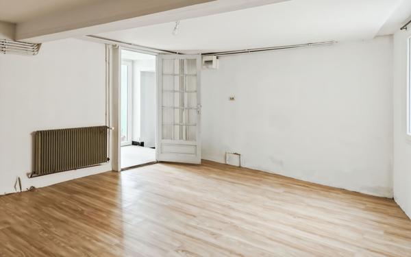 Maison à louer    4 pièces •  Saint-Léon-sur-l'Isle