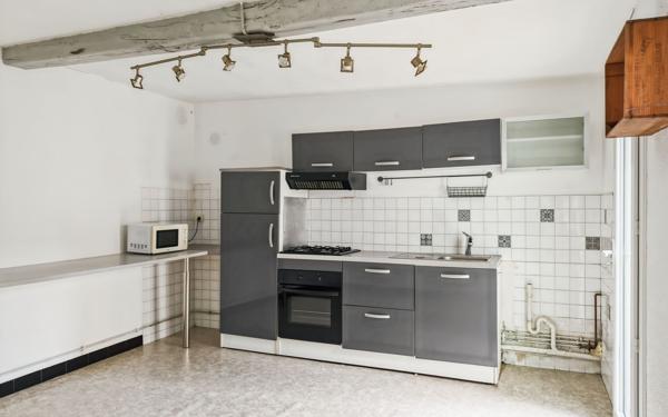 Maison à louer    4 pièces •  Saint-Léon-sur-l'Isle