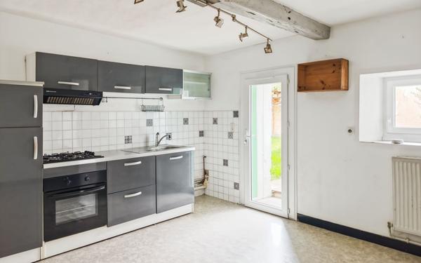 Maison à louer    4 pièces •  Saint-Léon-sur-l'Isle